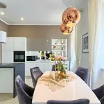 Hedone Luxury Apartment With Free Parking